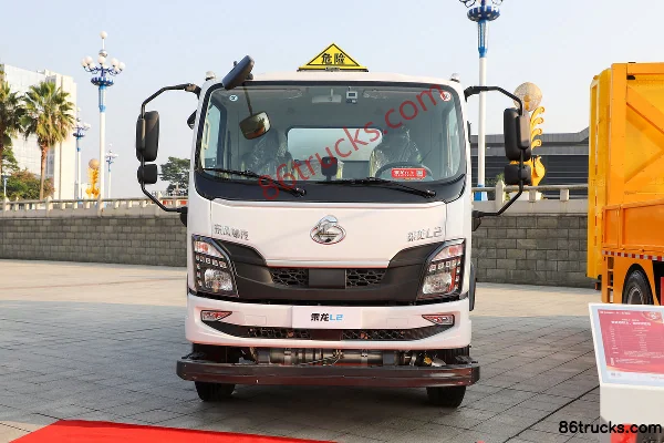 Dongfeng L2 170 hp 4X2(6 wheels) Fuel Tanker Truck (Zhuanwei Brand) Exterior (2) | 86Trucks