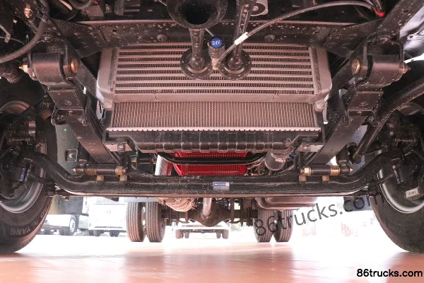 SHACMAN Commercial Vehicle Delong G300 200 hp 4X2(6 wheels) Diesel Fast Gear 8-speed 4.06m Refrigerated Truck Chassis (1) | 86Trucks