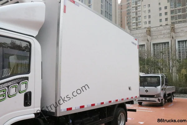 SHACMAN Commercial Vehicle Delong G300 200 hp 4X2(6 wheels) Diesel Fast Gear 8-speed 4.06m Refrigerated Truck Body (2) | 86Trucks