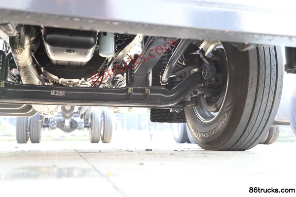 Dongfeng H7 Pro 7L Diesel 350hp 4X2(6 wheels) Fast Gear 10-Speed 9.6m Van Truck Chassis (3) | 86Trucks