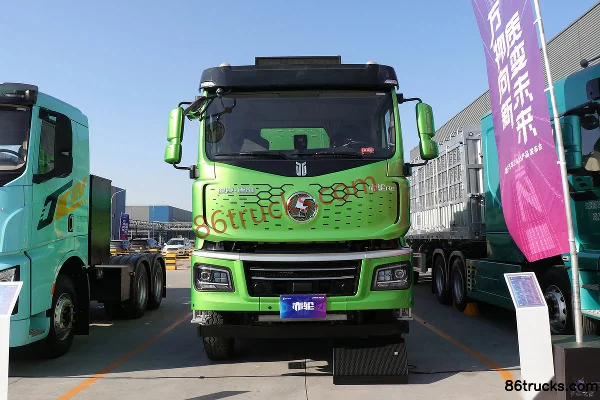 Proton Auto Chilun AE 8X4(12 wheels) 5.6m Semi-sleeper Dump Truck 127.74kWh Exterior (2) | 86Trucks