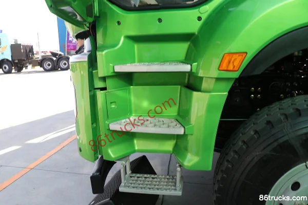 Proton Auto Chilun AE 8X4(12 wheels) 5.6m Semi-sleeper Dump Truck 127.74kWh Cab (3) | 86Trucks