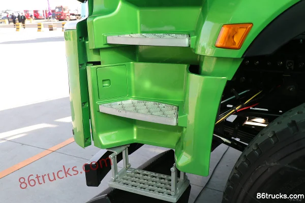 Proton Auto Chilun AE 8X4(12 wheels) 5.6m Semi-sleeper Dump Truck 127.74kWh Cab (2) | 86Trucks