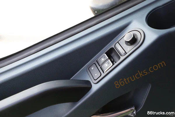 Dongfeng H5 6X4(10 roues) tracteur routier 100% électrique 600.6kWh Cabine (3) | 86Trucks