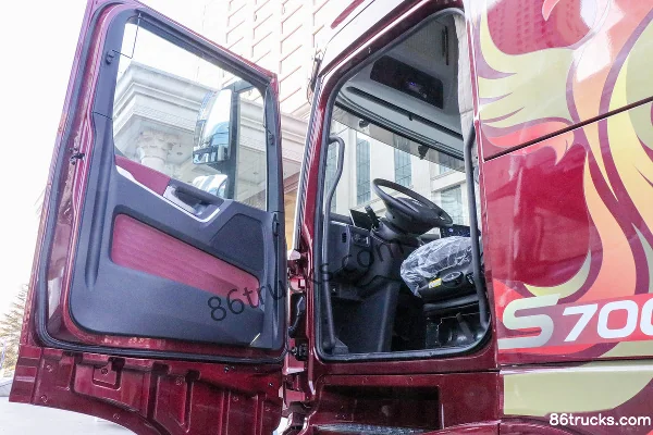 SHACMAN Commercial Vehicle Yan'an S700 12.5L Diesel 600hp 6X4(10 wheels) Eaton 12-Speed AMT Automatic Gearbox Tractor Truck Cab (1) | 86Truc