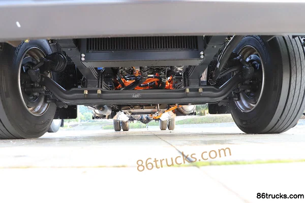 Dongfeng Liuqi Chenglong H5 320hp 4X2(6 wheels) 9.7m AMT automatic transmission wing-opening van cargo truck Chassis (1) | 86Trucks