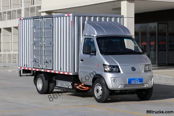 Xinchufeng M Card Electric 4X2(6 wheels) Hydraulic Brake 4.01m Single Row Van Micro Truck Guoxuan 57.6kWh Exterior