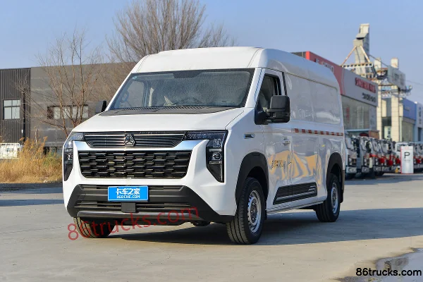 Sinotruk Pioneer V 2024 Model 140 hp 2.0T Diesel 3-Seat Medium Wheelbase Medium Roof Panel Van Exterior (3) | 86Trucks
