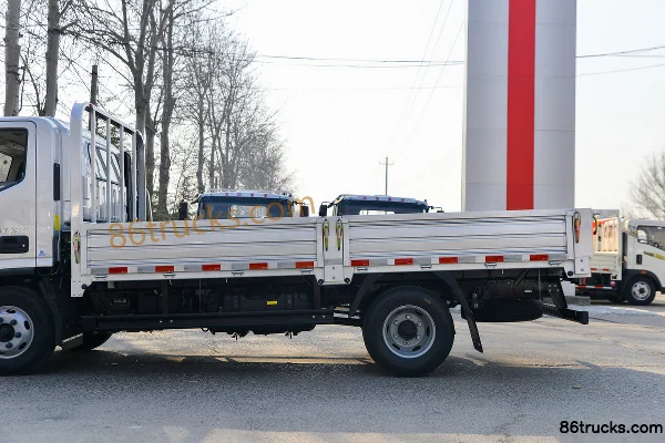 Foton Ollin New Jieyun Youth Invincible Edition Pro 151hp 4X2(6 wheels) 4.17m Single Row Flatbed Light Truck Body (1) | 86Trucks