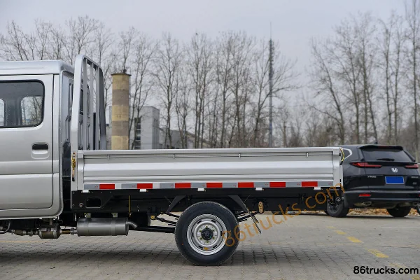 Dongfeng T3 1.2L Gasoline 91 hp 4X2(6 wheels) 5-Speed 2.5m Double Row Flatbed Truck Body (2) | 86Trucks