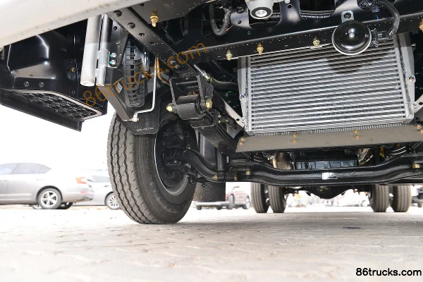 Dongfeng Xingyun K6 2.5L diesel 155 ch 4X2(6 roues) WLY 6 vitesses 4,17 m cabine simple plateau léger Châssis (2) | 86Trucks