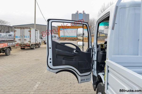 Dongfeng K6 2.0L Gasoline 150 hp 4X2(6 wheels) Dongan 5-speed Narrow Body 4.02m Single-row Flatbed Light Truck Cab (1) | 86Trucks