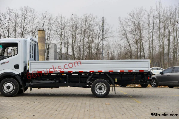 Dongfeng K6 2.0L Gasoline 150 hp 4X2(6 wheels) Dongan 5-speed Narrow Body 4.02m Single-row Flatbed Light Truck (2) | 86Trucks