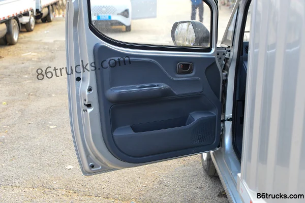 Lingshi Auto Golden Mini Truck 3.3T 3.17m single-row pure electric van micro truck 53.58kWh 4X2(6 wheels) Cab (2) | 86Trucks