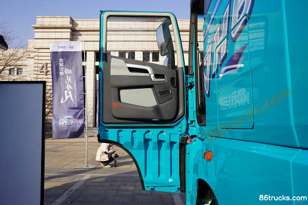 FAW Jiefang Qingdao JH6 Heavy Truck Zhixiang Edition 640hp 6X4(10 wheels) AMT Auto Tractor Truck Cab (2) | 86Trucks