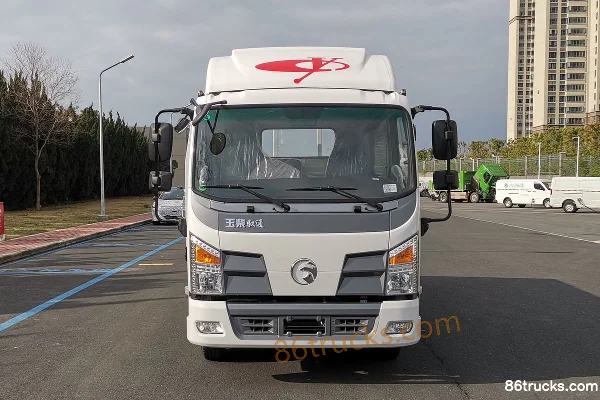 Yuchai New Energy Vehicle Yutong 4X2(6 wheels) 4.125m Single Row Pure Electric Flatbed Light Truck CATL 98.04kWh Exterior (2) | 86Trucks