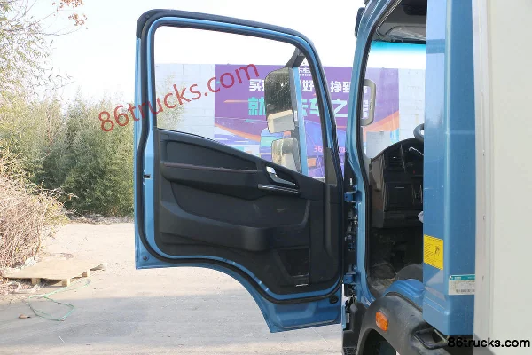 Sinotruk HOWO Tongshuai 4.5T 4.15m Single Row Pure Electric Van Light Truck 100.46kWh 4X2(6 wheels) Cab (1) | 86Trucks