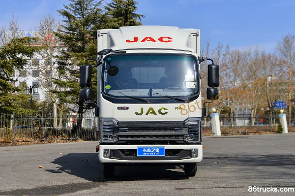 JAC Shuailing S3 130 hp 4X2(6 wheels) 3.8m one-and-a-half-row van light truck (China VI) Exterior (2) | 86Trucks
