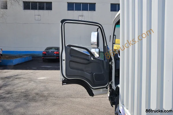 JAC Shuailing S3 130 hp 4X2(6 wheels) 3.8m one-and-a-half-row van light truck (China VI) Cab (1) | 86Trucks
