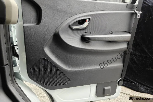 Jinhu EV70 Smart Edition 2-seat pure electric van CATL 41.86kWh Cab (1) | 86Trucks