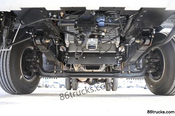Qingling Isuzu KV100 120 hp 4X2(6 wheels) 3.83m Semi-Cab Van Light Truck (Air Brake) (China VI) Chassis (1) | 86Trucks
