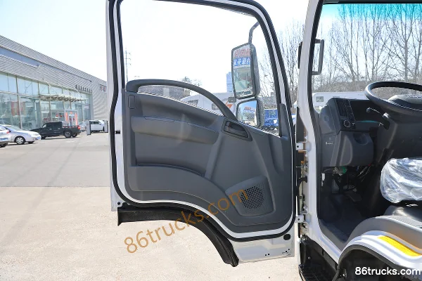 Isuzu 700P 189hp 4X2(6 wheels) 6.688m Crew Cab Cargo Truck (2) | 86Trucks