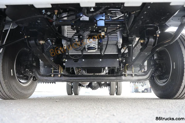 Qingling Isuzu KV100 2.5L Diesel 131hp 4X2(6 wheels) Isuzu 6-Speed 3.13m Double Row Flatbed Light Truck Chassis (1) | 86Trucks