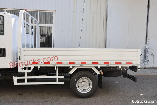 Qingling Isuzu KV100 2.5L Diesel 131hp 4X2(6 wheels) Isuzu 6-Speed 3.13m Double Row Flatbed Light Truck Body (1) | 86Trucks