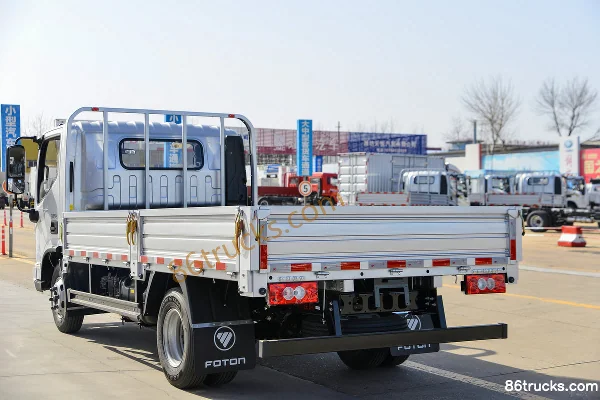 Foton Auman Xinjieyun Youth Invincible Edition 151hp 4X2(6 wheels) 4.17m Single Row Flatbed Light Truck Body (1) | 86Trucks