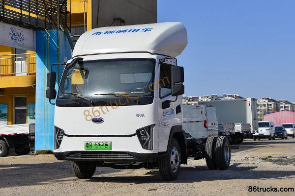 Karry Lingmi 4.5T 4.2m Single Row Electric Cargo Truck (SQR5040CCYBEVH75) 100.46kWh 4X2(6 wheels) Exterior (3) | 86Trucks