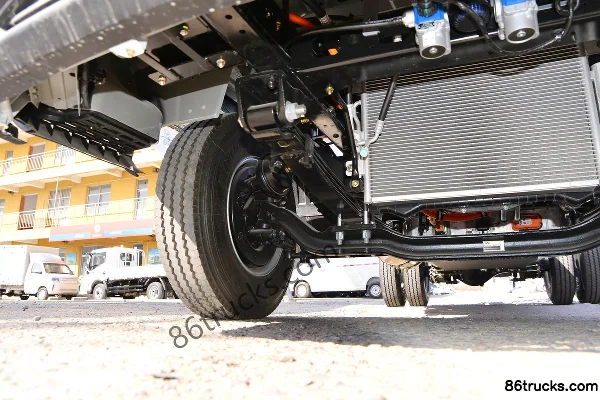 Karry Lingmi 4.5T 4.2m Single Row Electric Cargo Truck (SQR5040CCYBEVH75) 100.46kWh 4X2(6 wheels) Chassis (2) | 86Trucks
