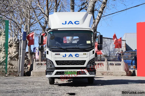 JAC Lingpao EV6 4.5T 4.15m Single-row Cab Electric Van Light Truck 100.46kWh 4X2(6 wheels) Exterior (2) | 86Trucks