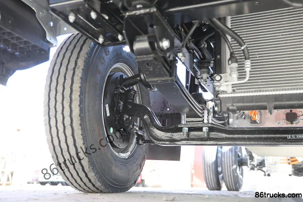 JAC Lingpao EV6 4.5T 4.15m Single-row Cab Electric Van Light Truck 100.46kWh 4X2(6 wheels) Chassis (2) | 86Trucks