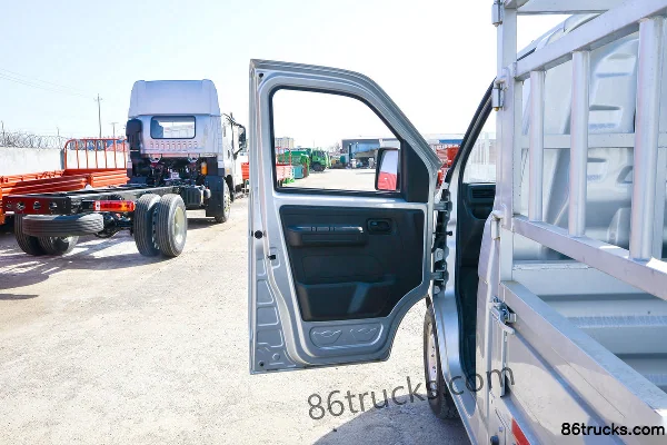 Karry Xiaoxiang X1 3.2m Single Row Pure Electric Drop-Side Micro Truck Ruilu 41.86kWh 4X2(6 wheels) Cab (1) | 86Trucks