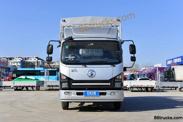 SHACMAN Commercial Vehicle Delong G1 2.5L Diesel 137 hp 4X2(6 wheels) Fast Gear 5-Speed 4.18m Single Row Stake Truck Exterior (2) | 86Trucks