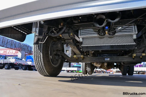 SHACMAN Commercial Vehicle Delong G1 2.5L Diesel 137 hp 4X2(6 wheels) Fast Gear 5-Speed 4.18m Single Row Stake Truck Chassis (2) | 86Trucks