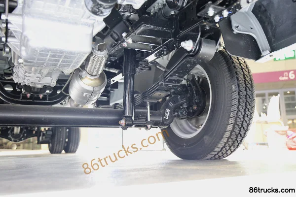 CHENGGONG AUTO Jiaoma Basic Type 1.6L Gasoline 122hp 4X2(6 wheels) 2.705m Double Row Stake Micro Truck Chassis (3) | 86Trucks