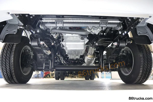 CHENGGONG AUTO Jiaoma Basic Type 1.6L Gasoline 122hp 4X2(6 wheels) 2.705m Double Row Stake Micro Truck Chassis (1) | 86Trucks