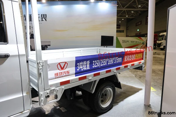 CHENGGONG AUTO Jiaoma Basic Type 1.6L Gasoline 122hp 4X2(6 wheels) 2.705m Double Row Stake Micro Truck Body (1) | 86Trucks