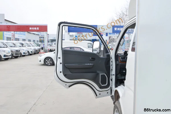 Changan Kuayue D5 Deluxe Edition 1.6L Gasoline 122 hp 4X2(6 wheels) 3.385m Crew Cab Van Mini Truck (1) | 86Trucks