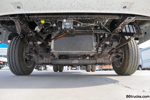 Changan Kuayue D5 Deluxe Edition 1.6L Gasoline 122 hp 4X2(6 wheels) 3.385m Crew Cab Van Mini Truck Chassis (1) | 86Trucks