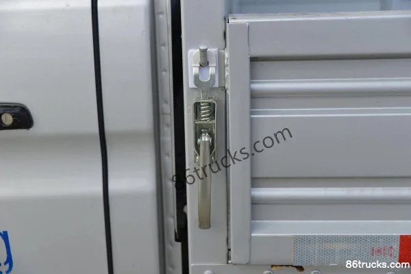 Changan Kuayue Xinbao T3 PLUS Luxury Edition 3T 3.2m Single Row Electric Fence Panel Mini Truck 41.86kWh 4X2(6 wheels) Body (3) | 86Trucks