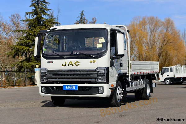JAC S9 4.5L Diesel 220 hp 4X2(6 wheels) Fast Gear 10-speed 5.4m Flatbed Cargo Truck Exterior (3) | 86Trucks