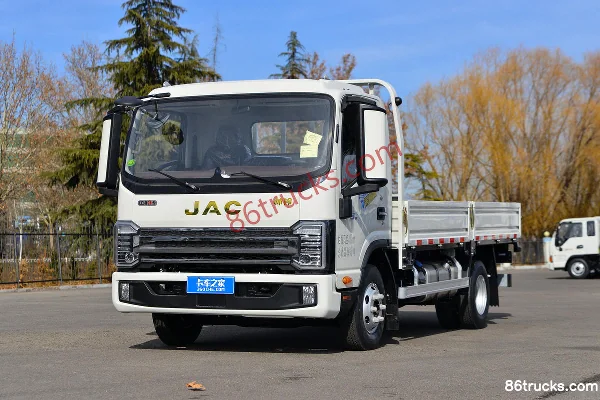 JAC Shuailing S9 Glory Edition 2.5L Diesel 170hp 4X2(6 wheels) 4.18m Single Row Flatbed Light Truck Exterior (3) | 86Trucks