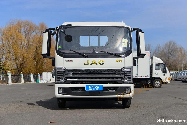 JAC Shuailing S9 Glory Edition 2.5L Diesel 170hp 4X2(6 wheels) 4.18m Single Row Flatbed Light Truck Exterior (2) | 86Trucks