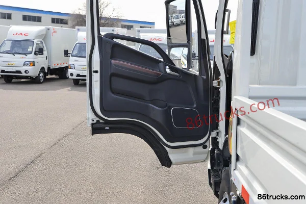 JAC Shuailing S9 Glory Edition 2.5L Diesel 170hp 4X2(6 wheels) 4.18m Single Row Flatbed Light Truck Cab (2) | 86Trucks