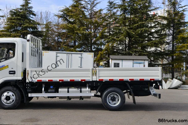 JAC Shuailing S9 Glory Edition 2.5L Diesel 170hp 4X2(6 wheels) 4.18m Single Row Flatbed Light Truck Body (2) | 86Trucks