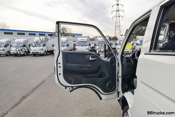 JAC Kaida X6 1.6L 120hp 4X2(6 wheels) Gasoline 3m Double Row Flatbed Mini Truck Cab (1) | 86Trucks