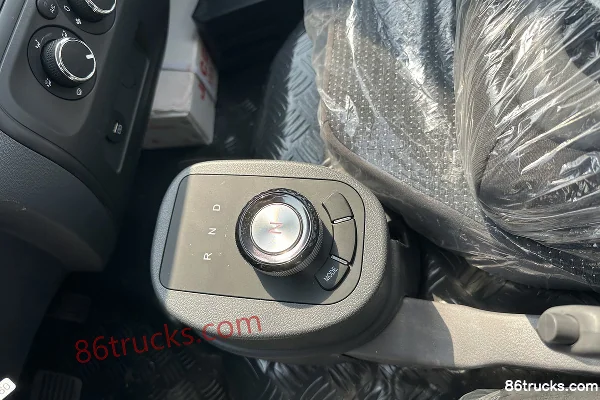 JAC EV3 3.89m Single Row Pure Electric Panel Van Micro Truck Eve 61.66kWh 4X2(6 wheels) Cab (3) | 86Trucks