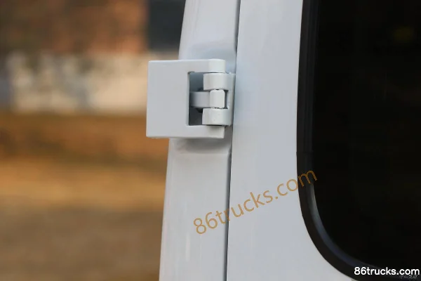 FARIZON Xingxiang V6F 2025 Model 2.3T 4.845m 6-Seat Electric Light Bus 46.08kWh Cargo Box (1) | 86Trucks